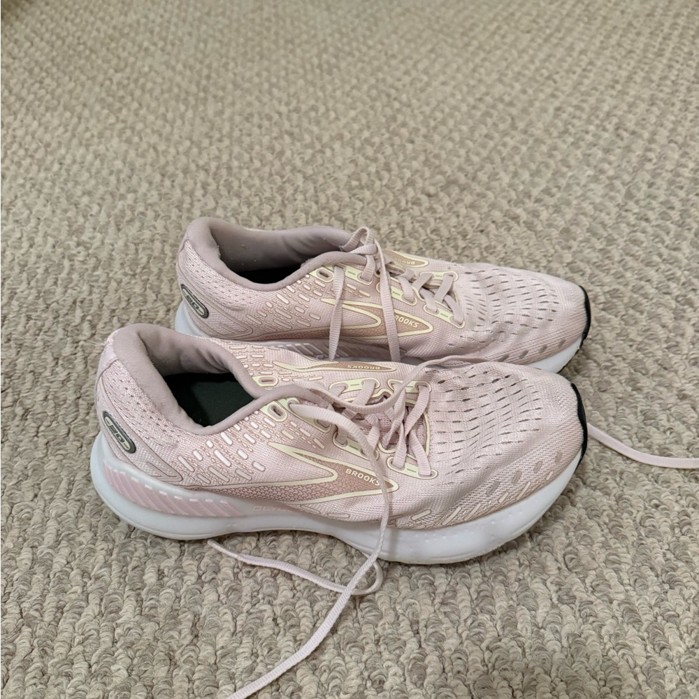 Brooks Women's Light Pink Athletic Shoes